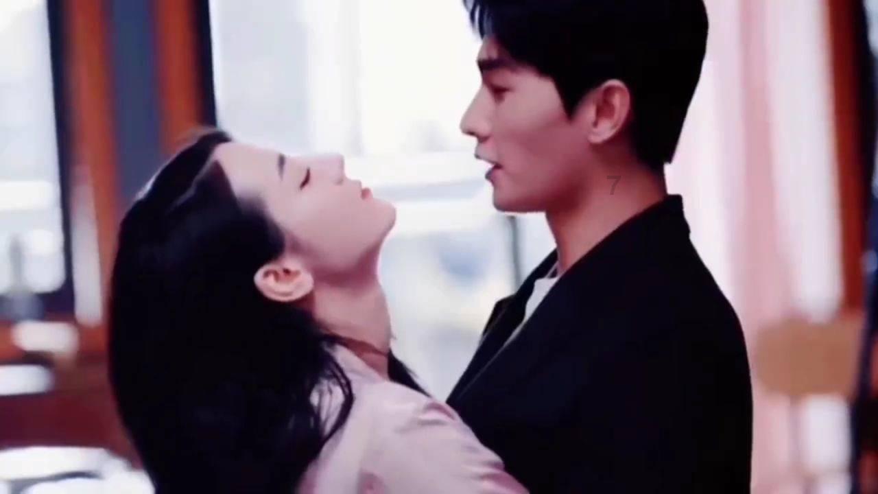 婧婧整理卧室