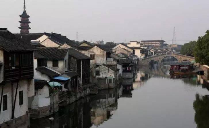 古典风格与现代元素的结合——家居装饰的新趋势
